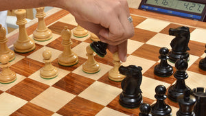 Jeu d'Echecs avec Pièces avec Pions Blancs