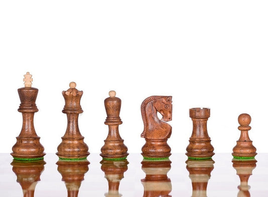 Pièces d'échecs noires
