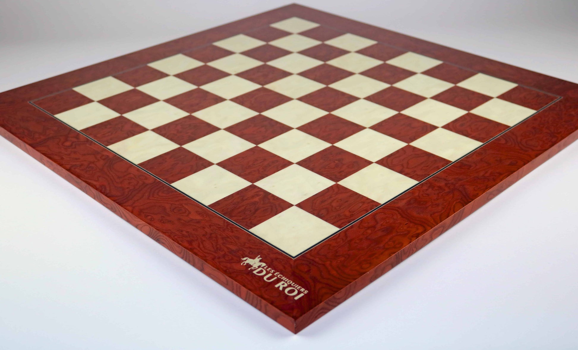 Jeu d'échecs rouge laqué