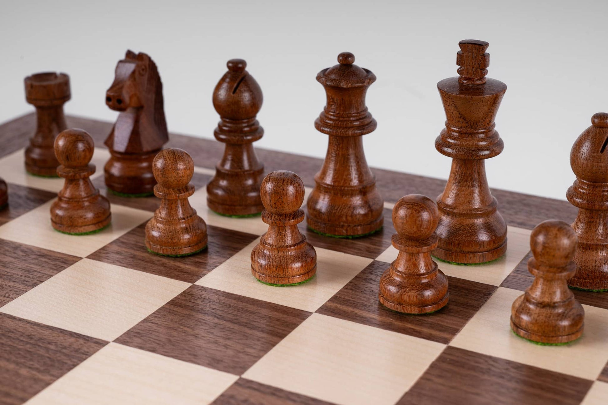 Jeu d'Échecs Éminence <br>en Bois d'Érable et de Noyer