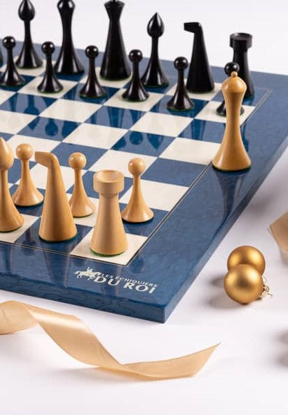 Jeu d'échecs style art moderne par Les Échiquiers du Roi en bois de frêne