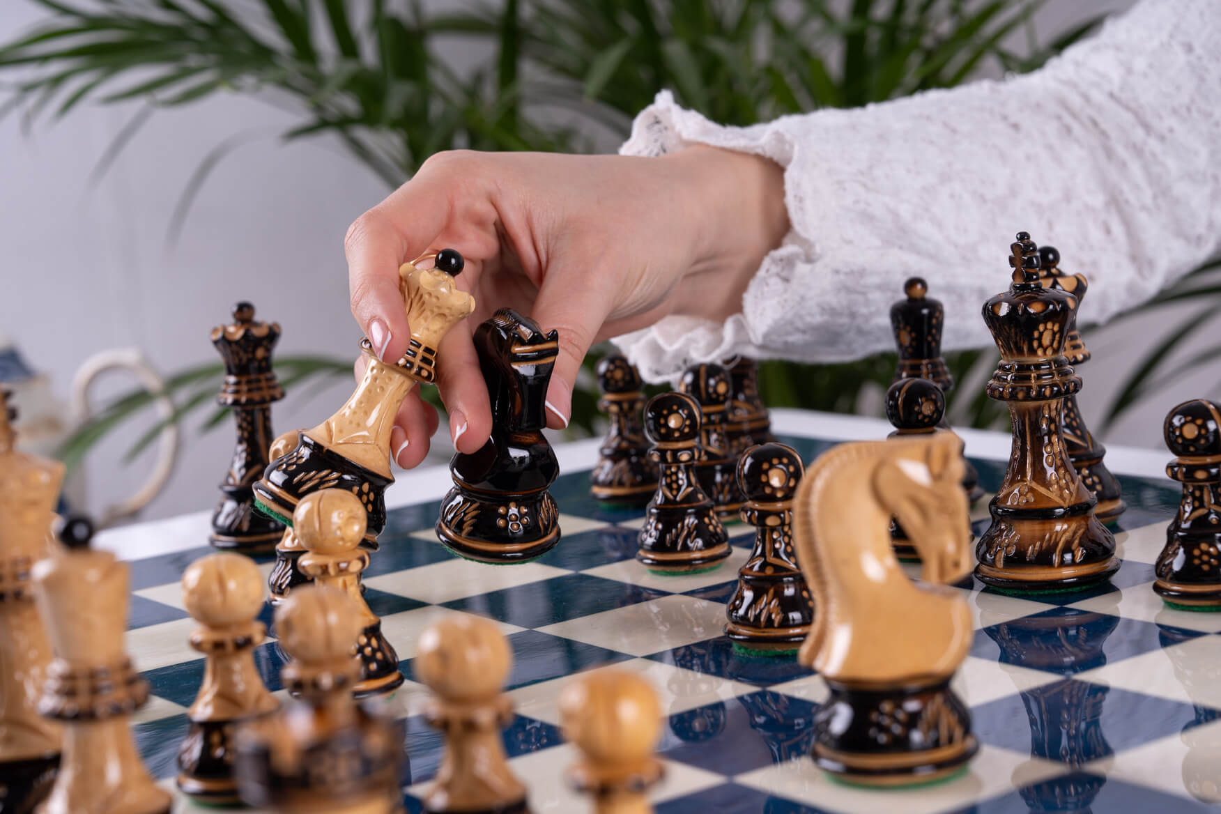 Jeu d'Échecs Bleu Roi <br>en Bois de Frêne