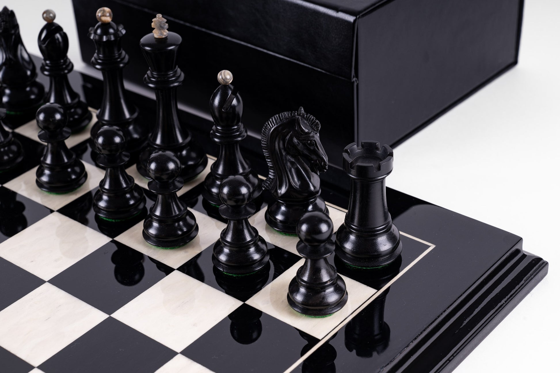 Jeu d’échecs Origine<br>en Ivoire de Mammouth