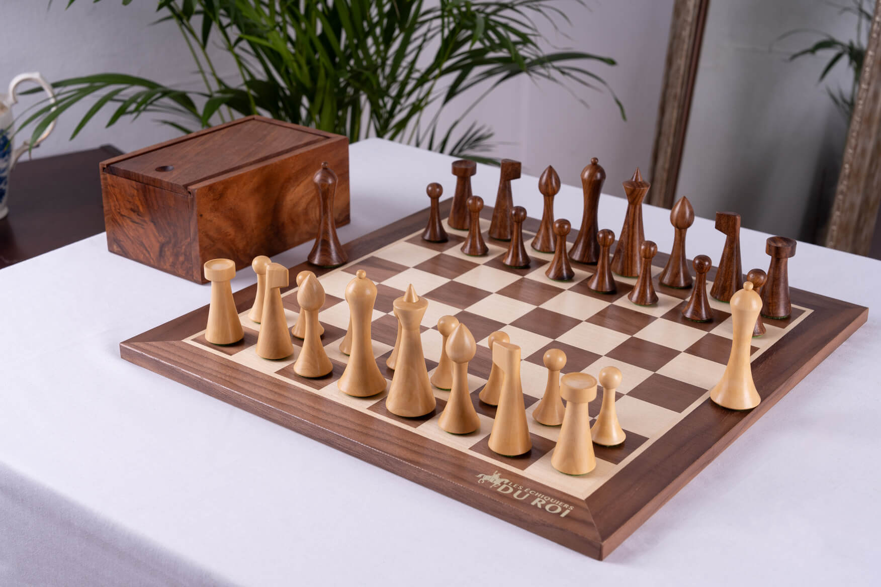 Jeu d'Échecs Odyssée <br>en Bois de Noyer