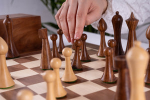 Jeu d'Échecs Odyssée <br>en Bois de Noyer