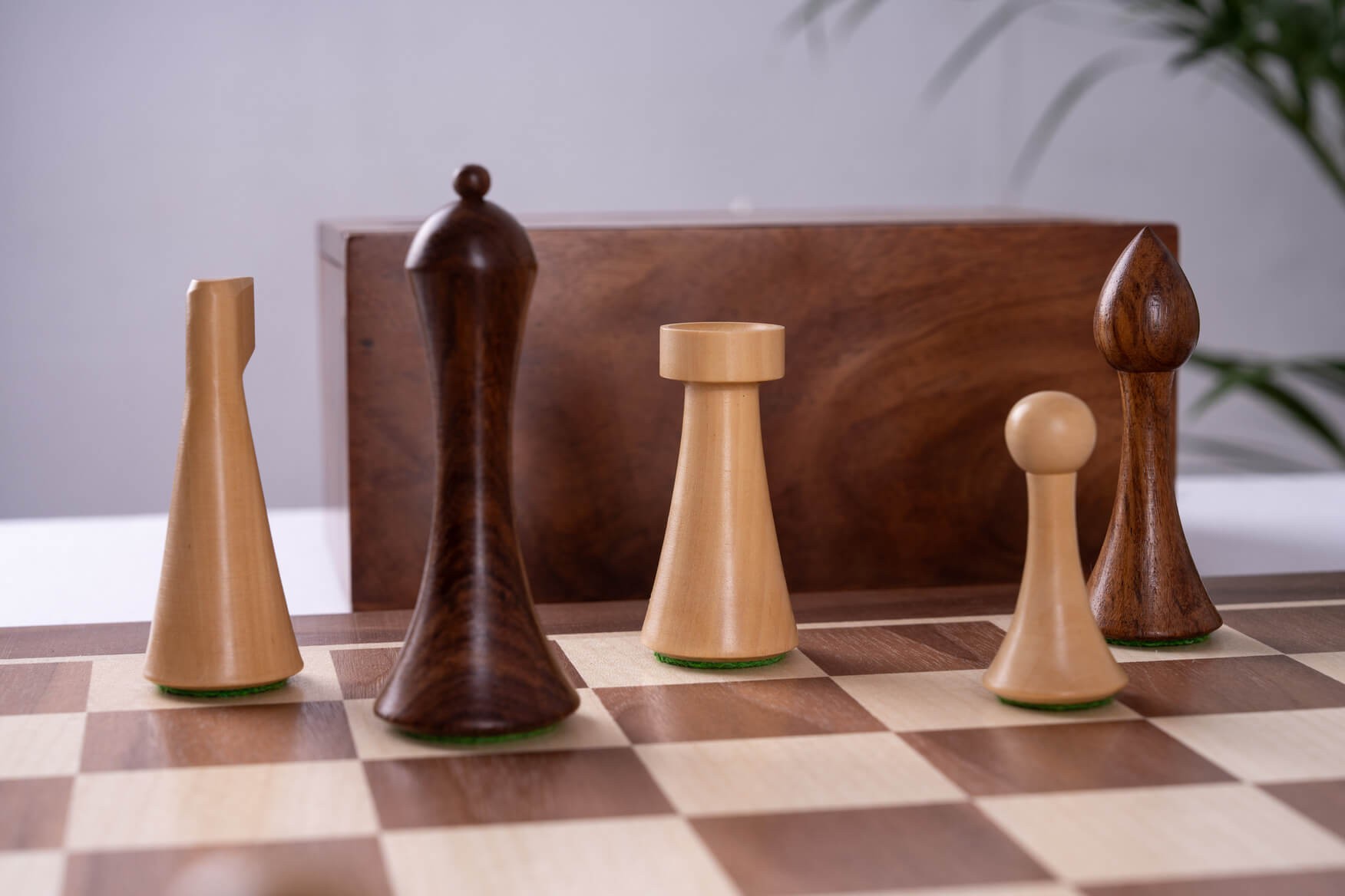 Jeu d'Échecs Odyssée <br>en Bois de Noyer