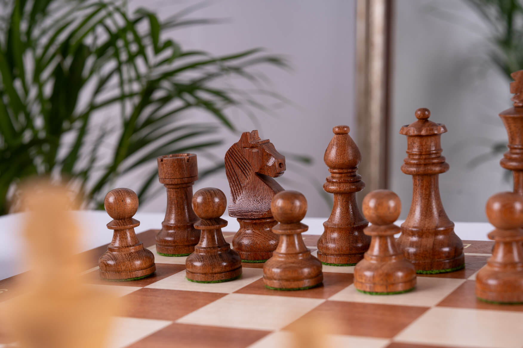 Jeu d'Échecs Délicatesse <br>en Bois d'Acajou