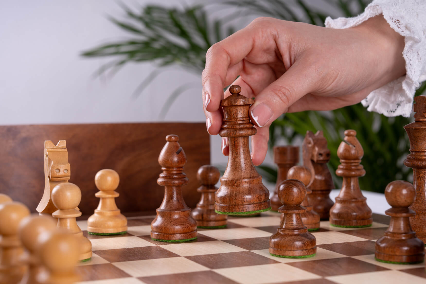 Jeu d'Échecs Authentique <br>en Bois de Noyer