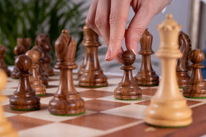 Jeu d'Échecs Régence <br>en Bois d'Acajou
