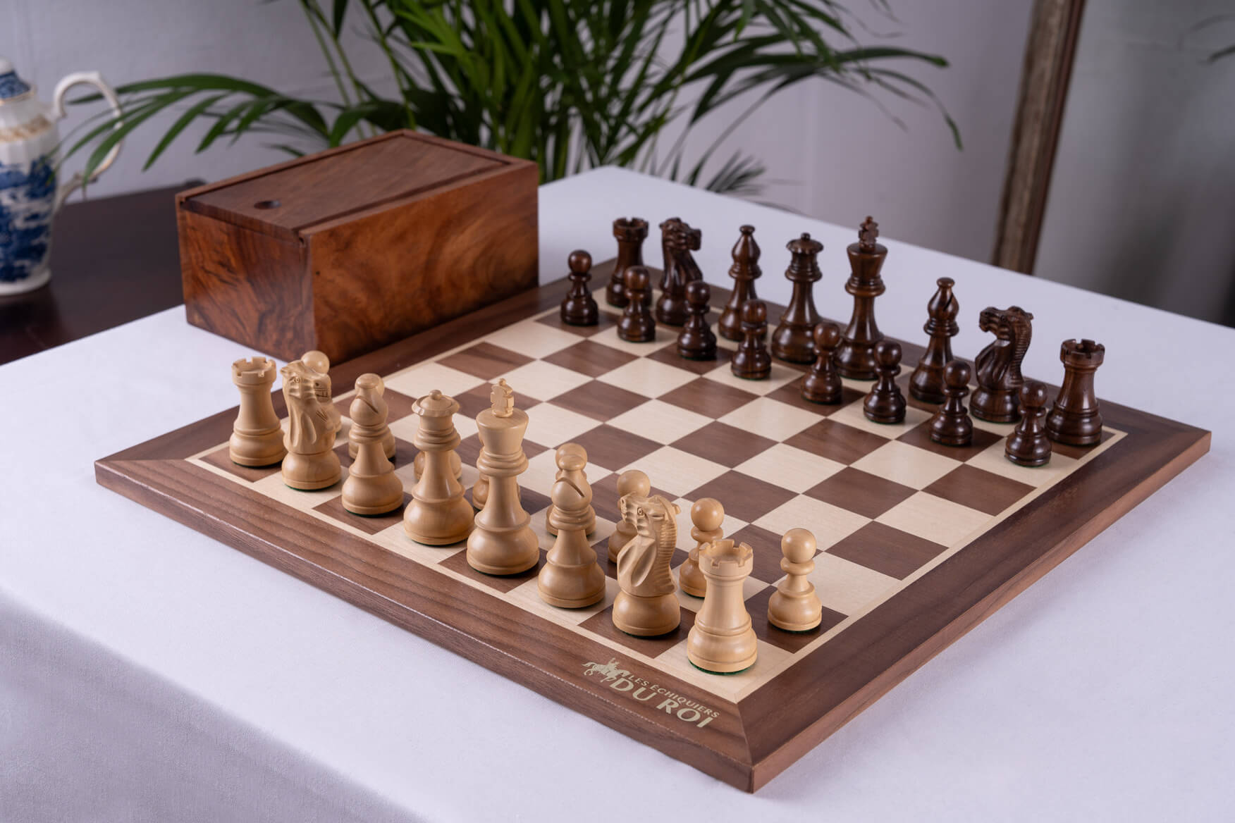 Jeu d'Échecs Élite <br>en Bois de Noyer