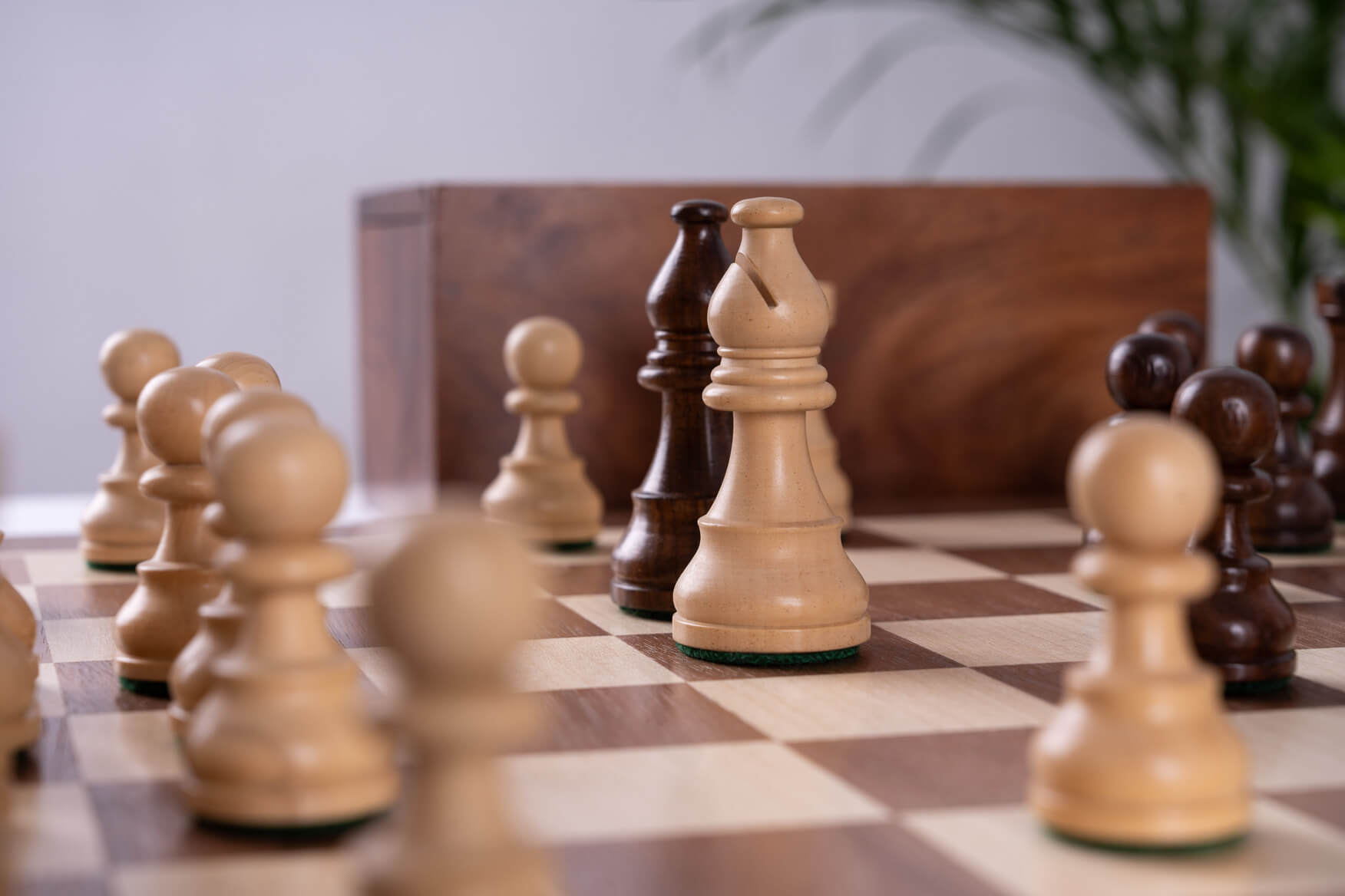 Jeu d'Échecs Élite <br>en Bois de Noyer