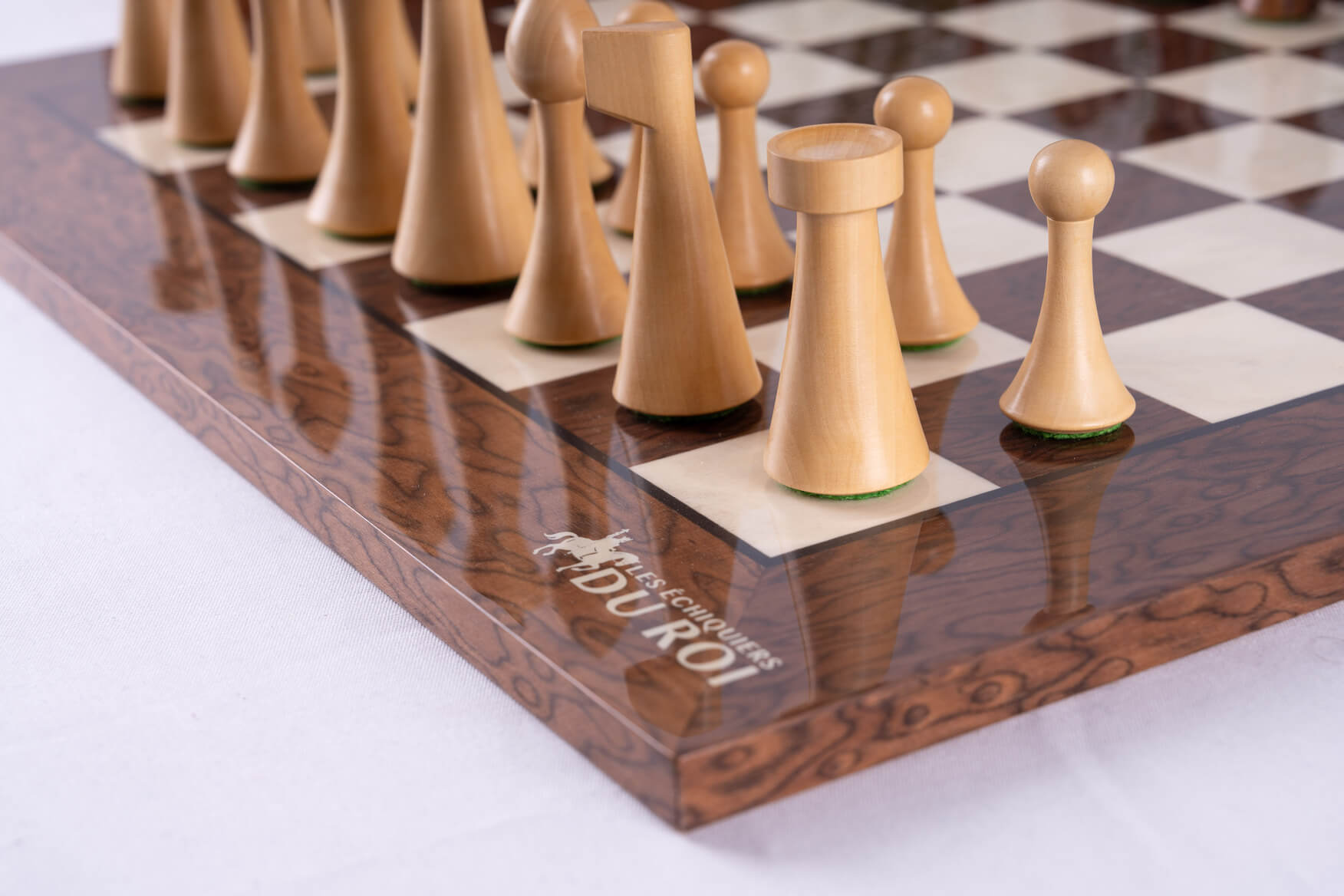 Jeu d'Échecs Terre de Sienne <br>en Bois de Frêne