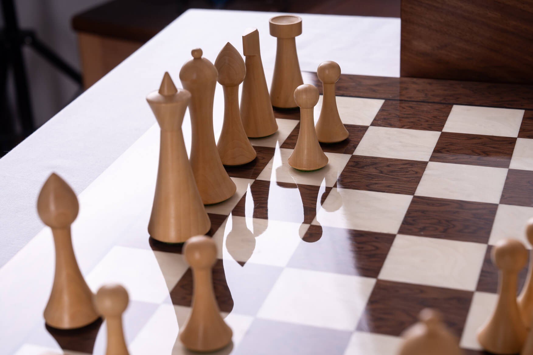 Jeu d'Échecs Terre de Sienne <br>en Bois de Frêne