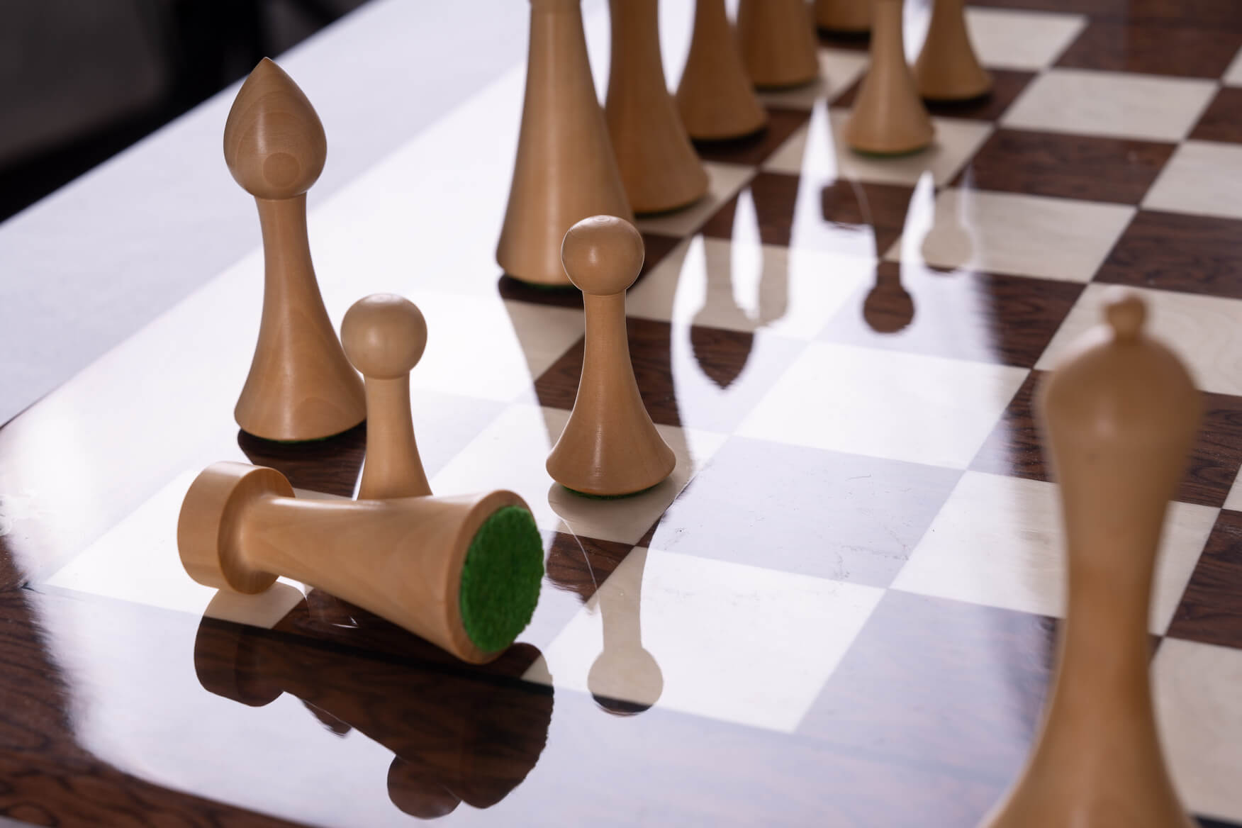 Jeu d'Échecs Terre de Sienne <br>en Bois de Frêne