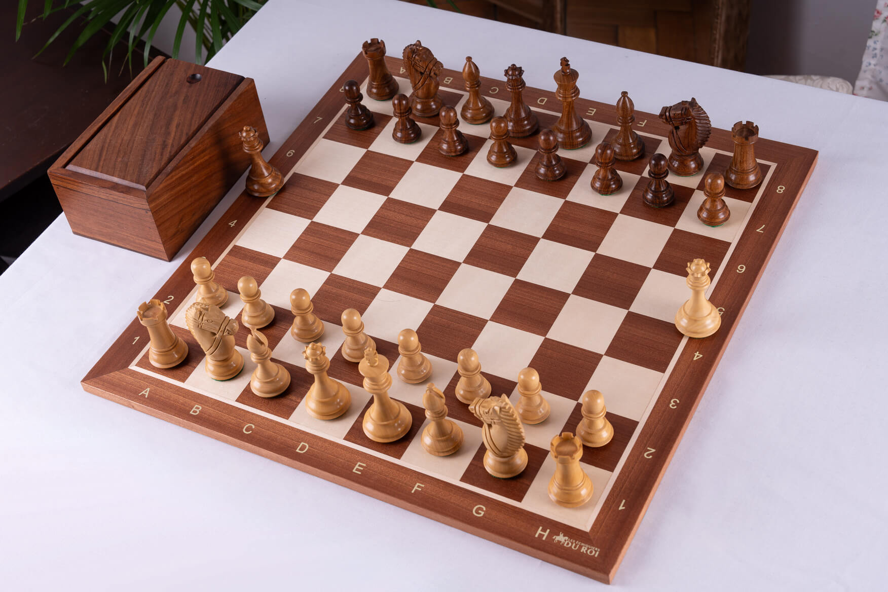 Jeu d'Échecs Prouesse <br>en Bois d'Acajou