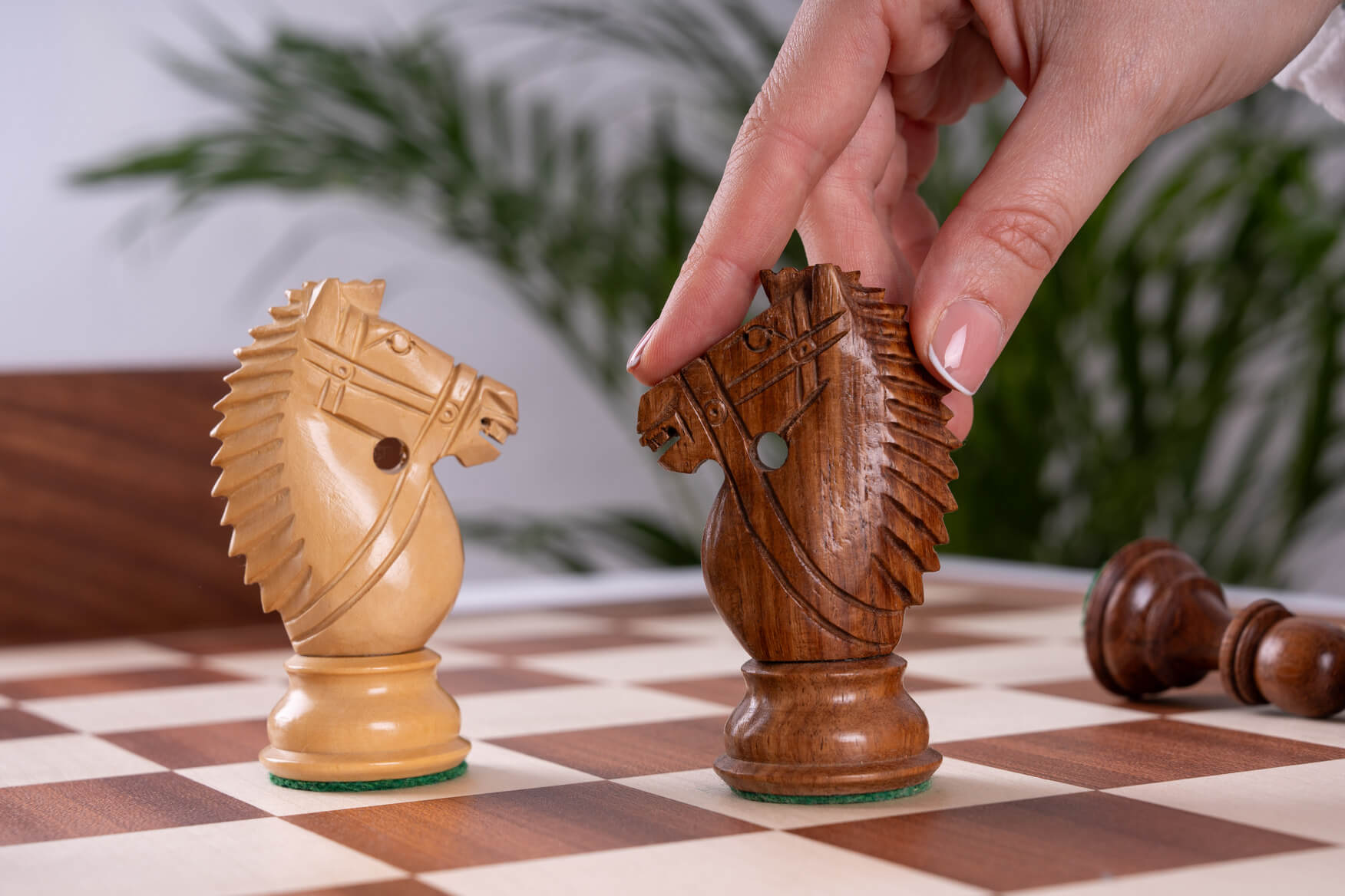 Jeu d'Échecs Prouesse <br>en Bois d'Acajou