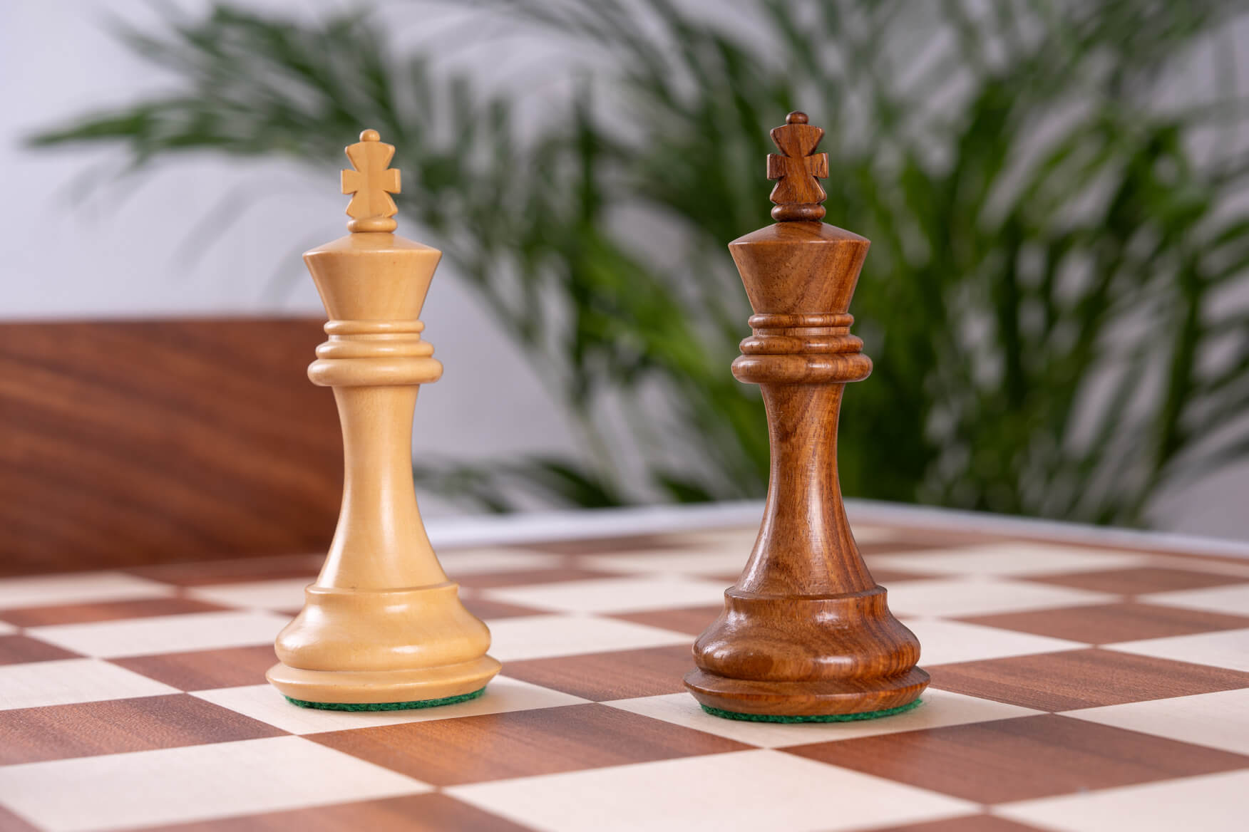 Jeu d'Échecs Prouesse <br>en Bois d'Acajou