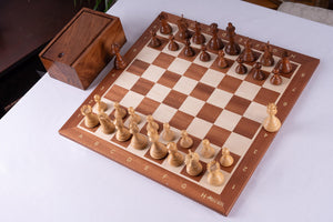 Jeu d'échecs tradition élégante en bois d'acajou