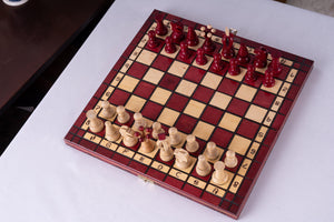 Echiquier Cerise <br>et son Jeu d'Échecs
