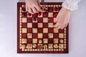 Echiquier Cerise <br>et son Jeu d'Échecs