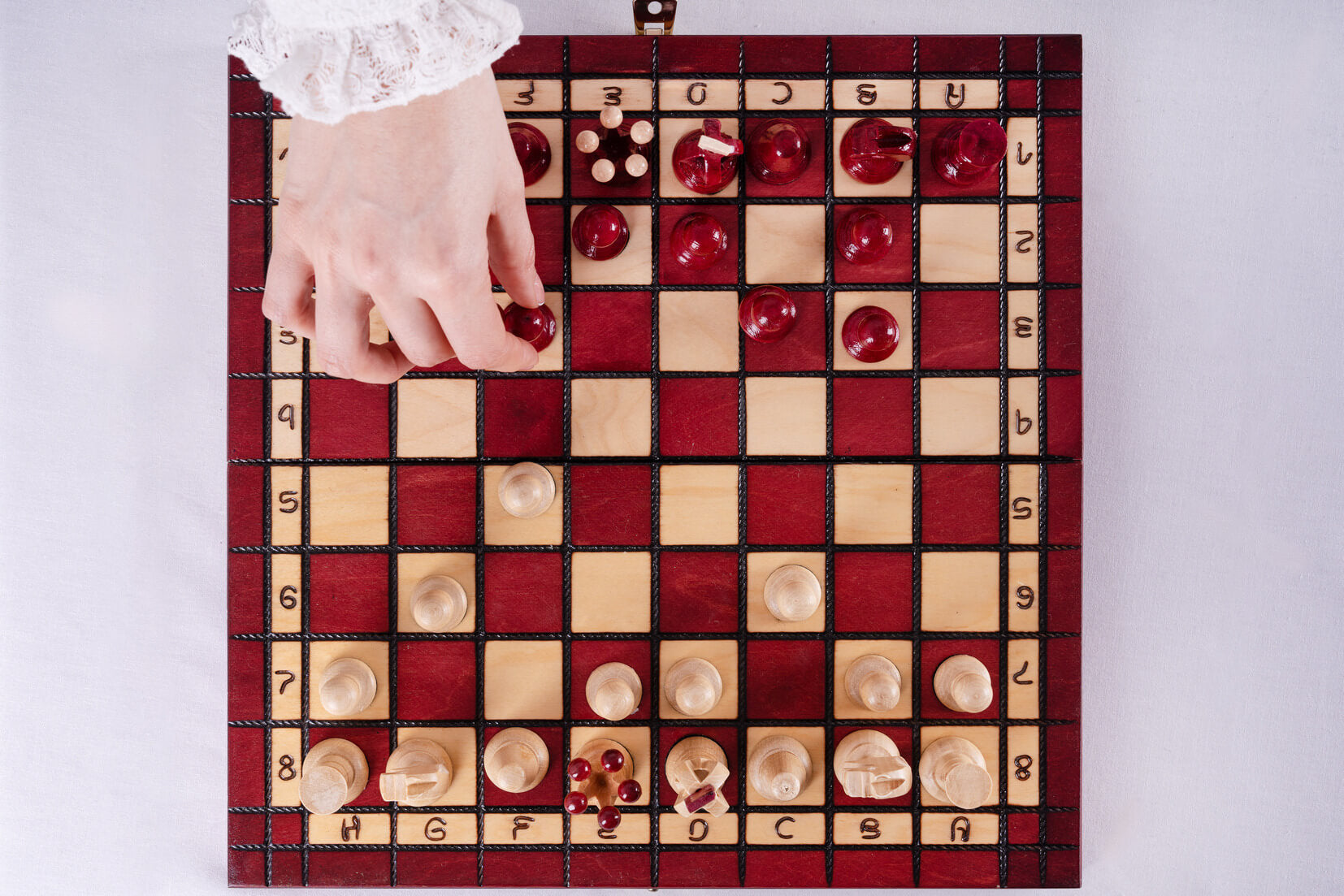 Echiquier Cerise <br>et son Jeu d'Échecs