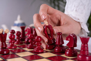 Echiquier Cerise <br>et son Jeu d'Échecs
