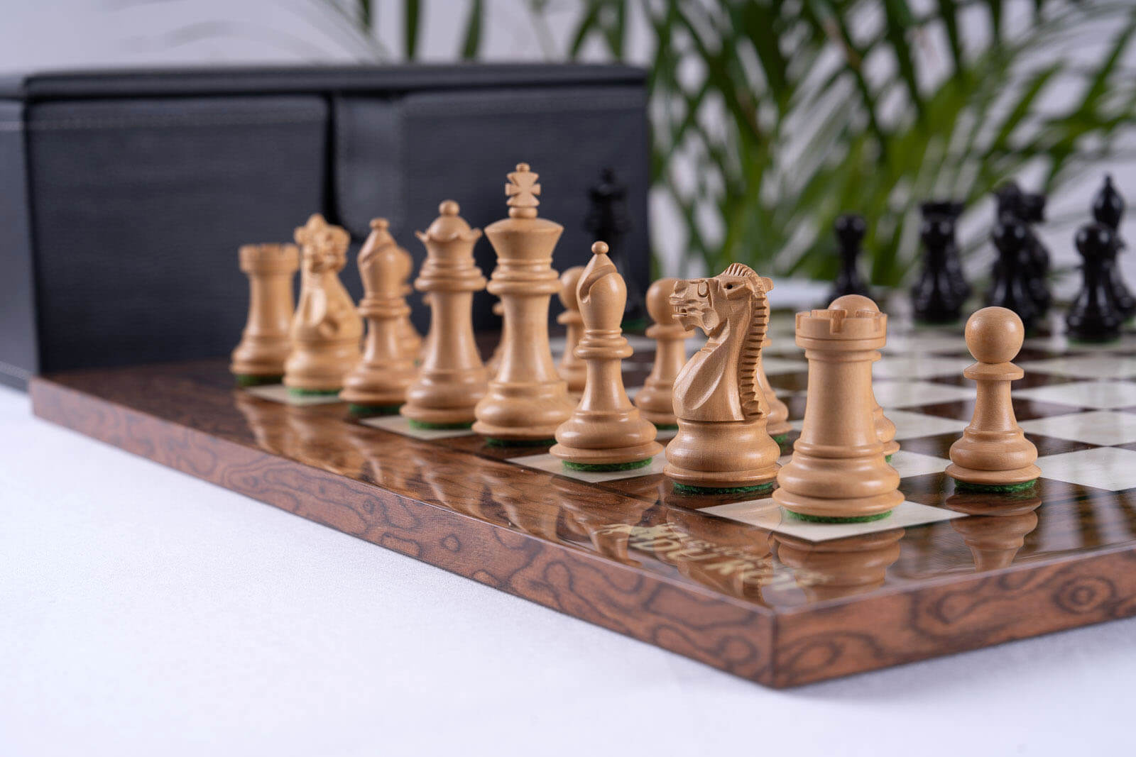 Jeu d'Échecs Guerrier <br>en Bois de Frêne et Buis