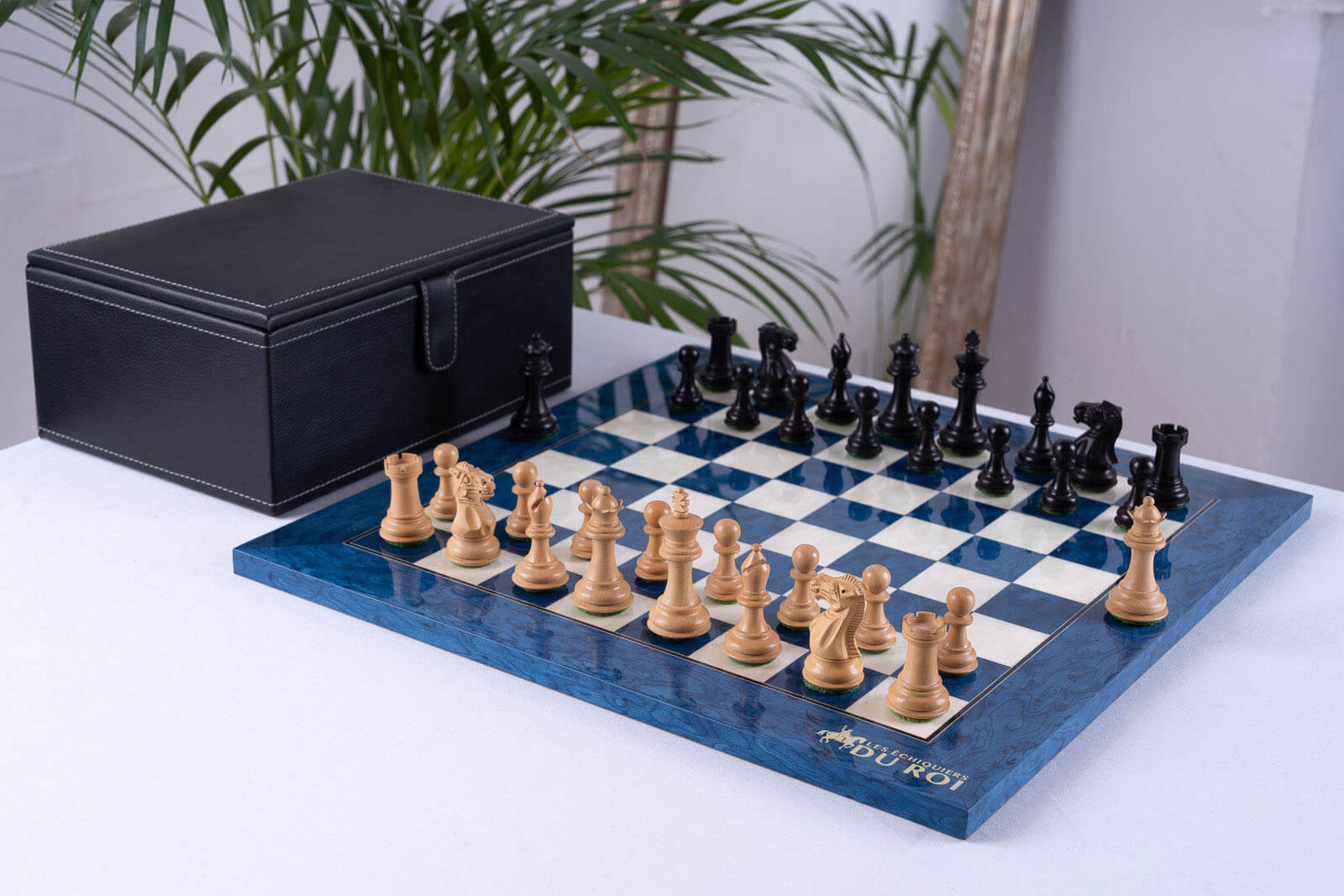 Jeu d'Échecs Azur <br>en Bois de Frêne et Buis