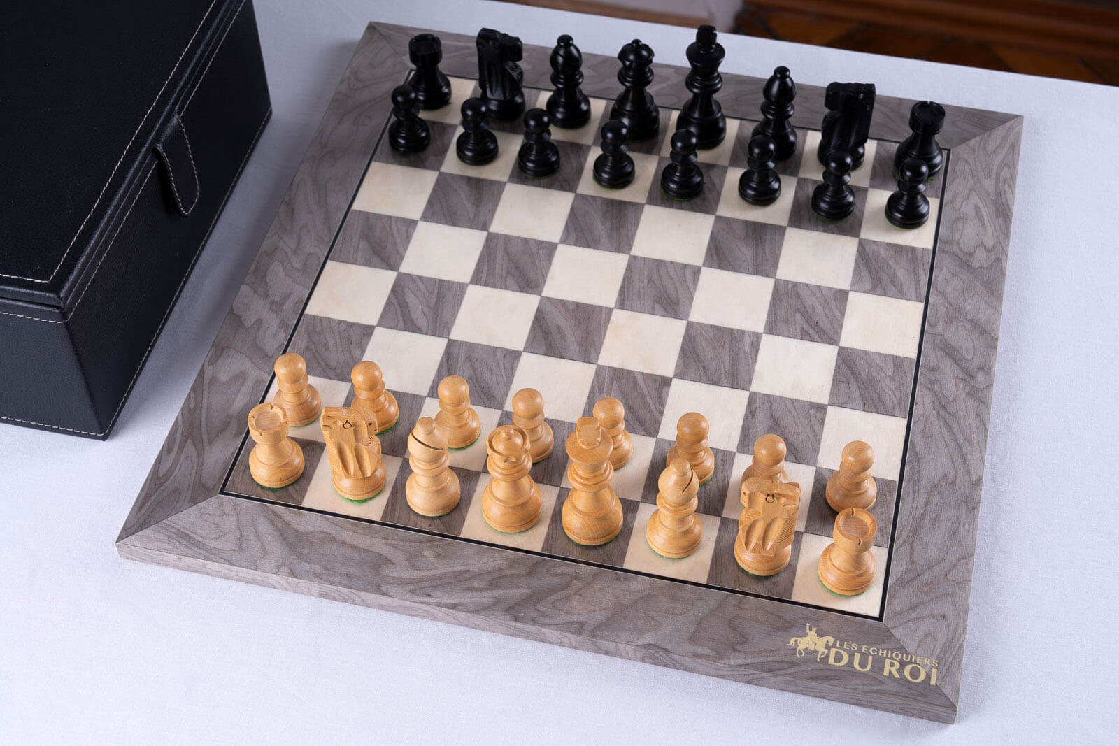 Jeu d'Échecs Graphite <br>en Bois de Frêne et Buis