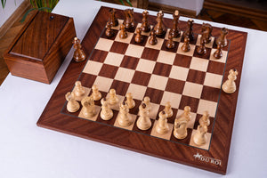 Jeu d'Échecs Triomphe <br>en Bois d'Acajou et Acacia