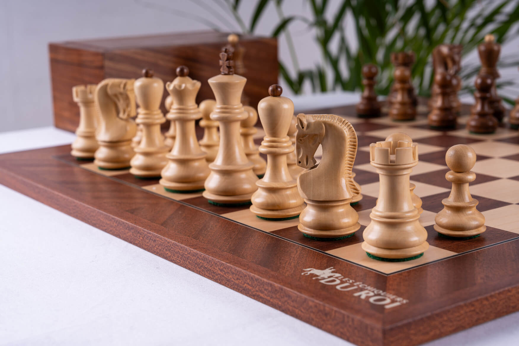 Jeu d'Échecs Triomphe <br>en Bois d'Acajou et Acacia