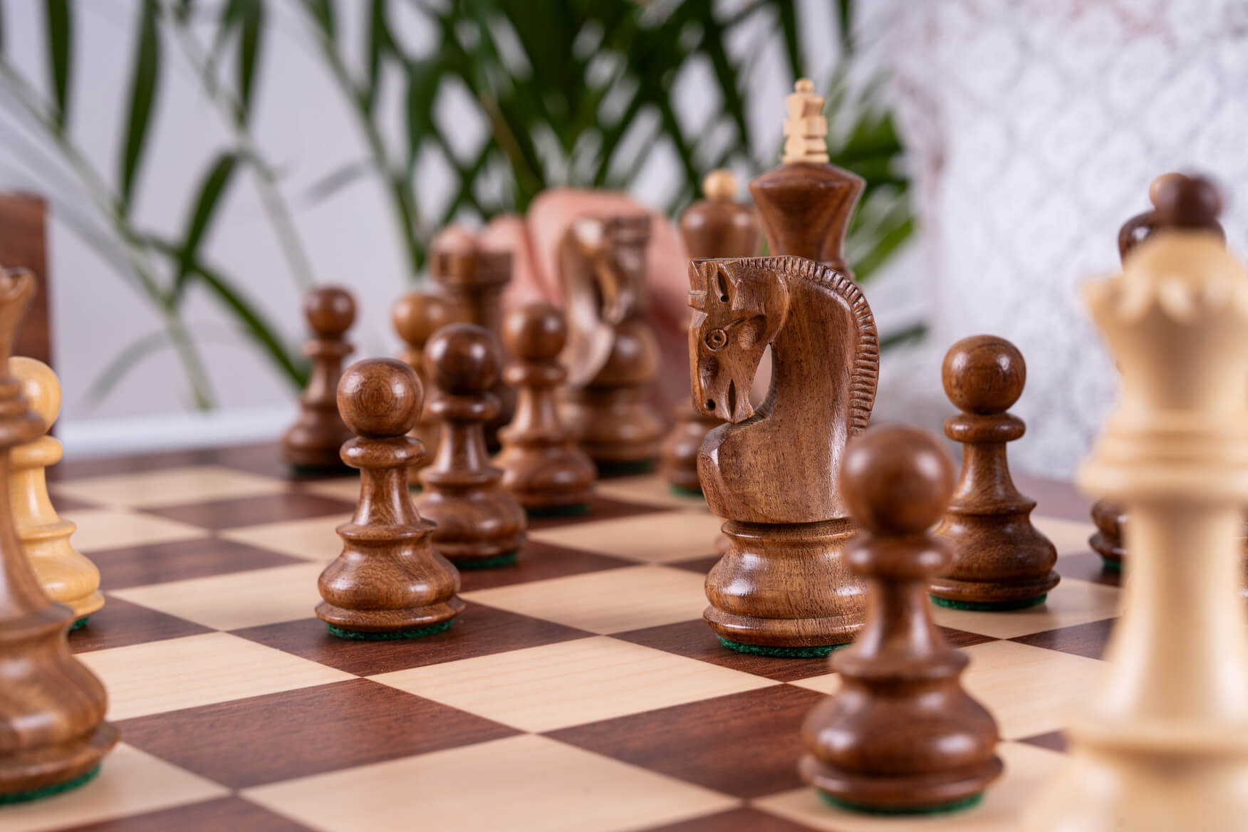 Jeu d'Échecs Triomphe <br>en Bois d'Acajou et Acacia