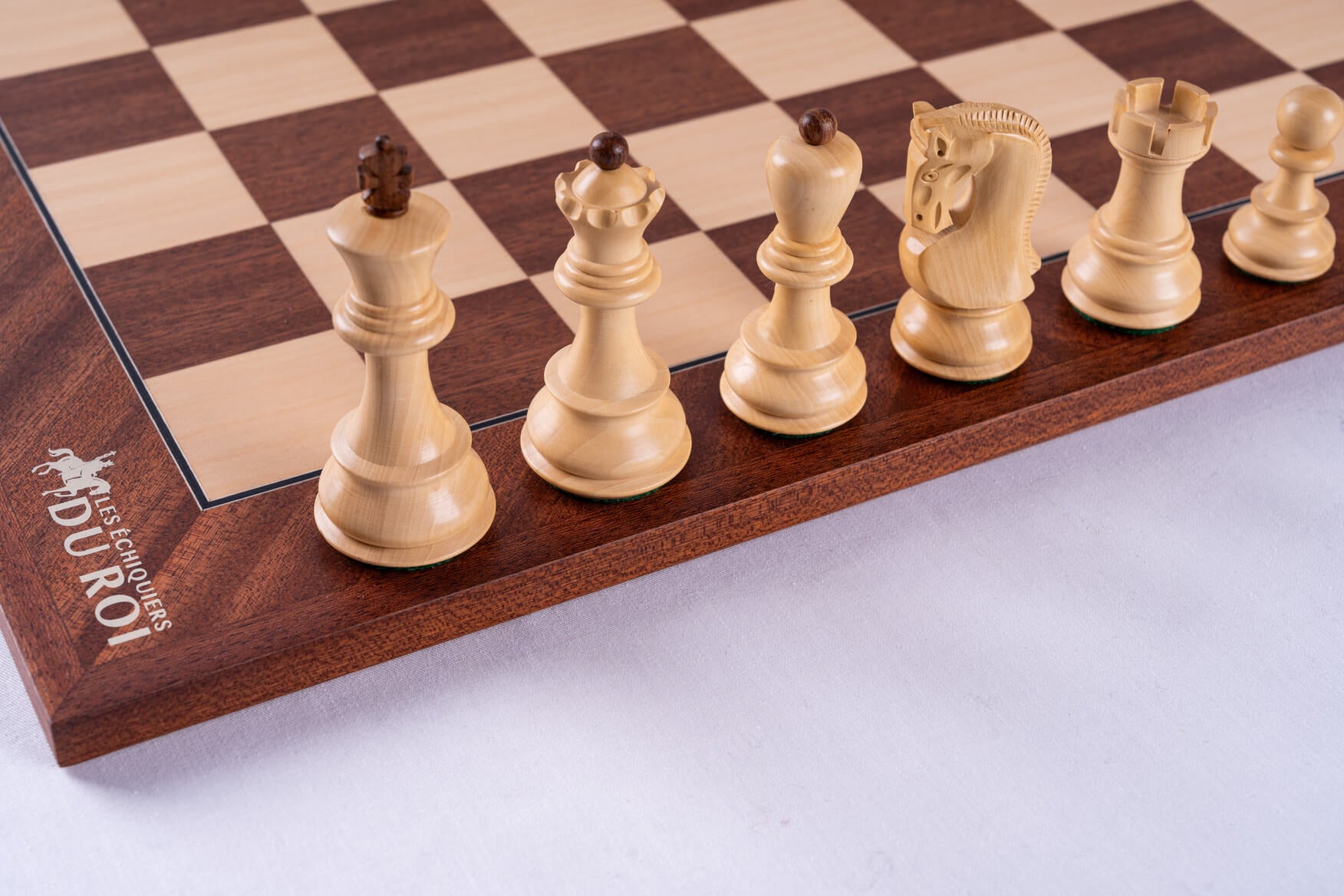 Jeu d'Échecs Triomphe <br>en Bois d'Acajou et Acacia