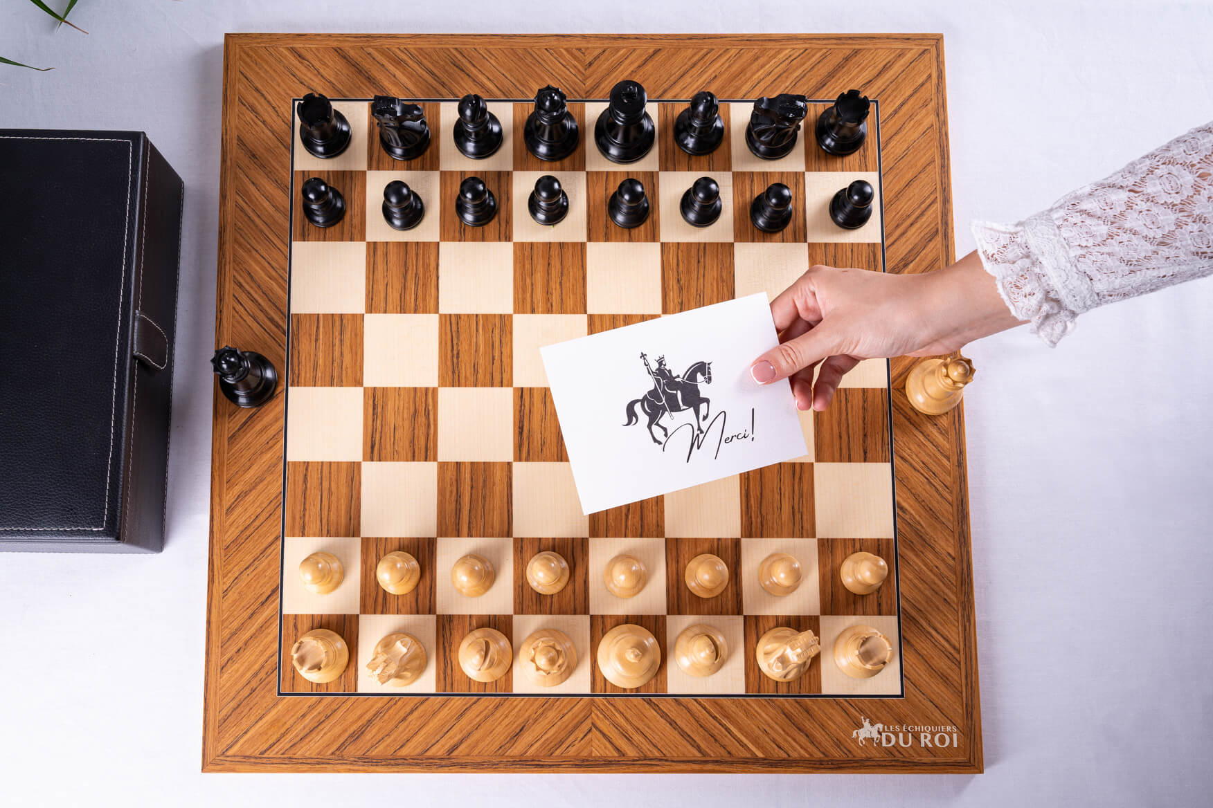 Jeu d'Échecs Fierté <br>en Bois de Teck