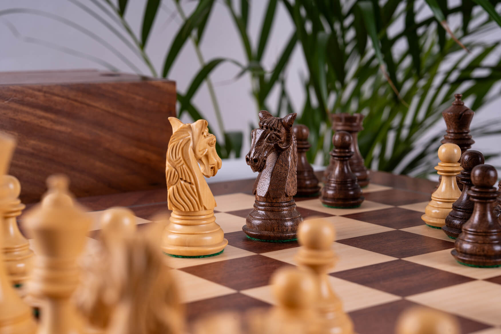 Jeu d'Échecs Conquête <br>en Bois d'Acajou et Acacia