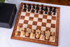 Jeu d'Échecs Étendard <br>en Bois d'Acajou et Buis