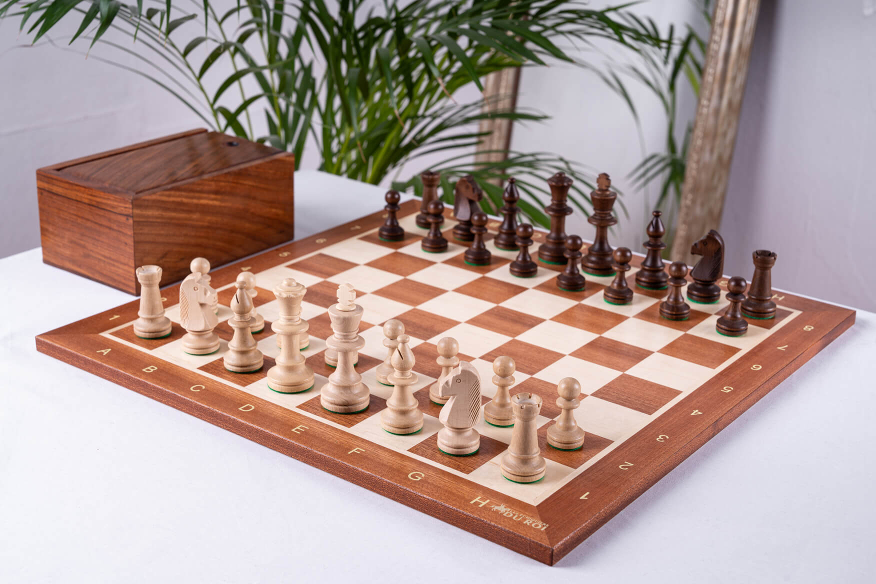 Jeu d'Échecs Victoire <br>en Bois d'Acajou