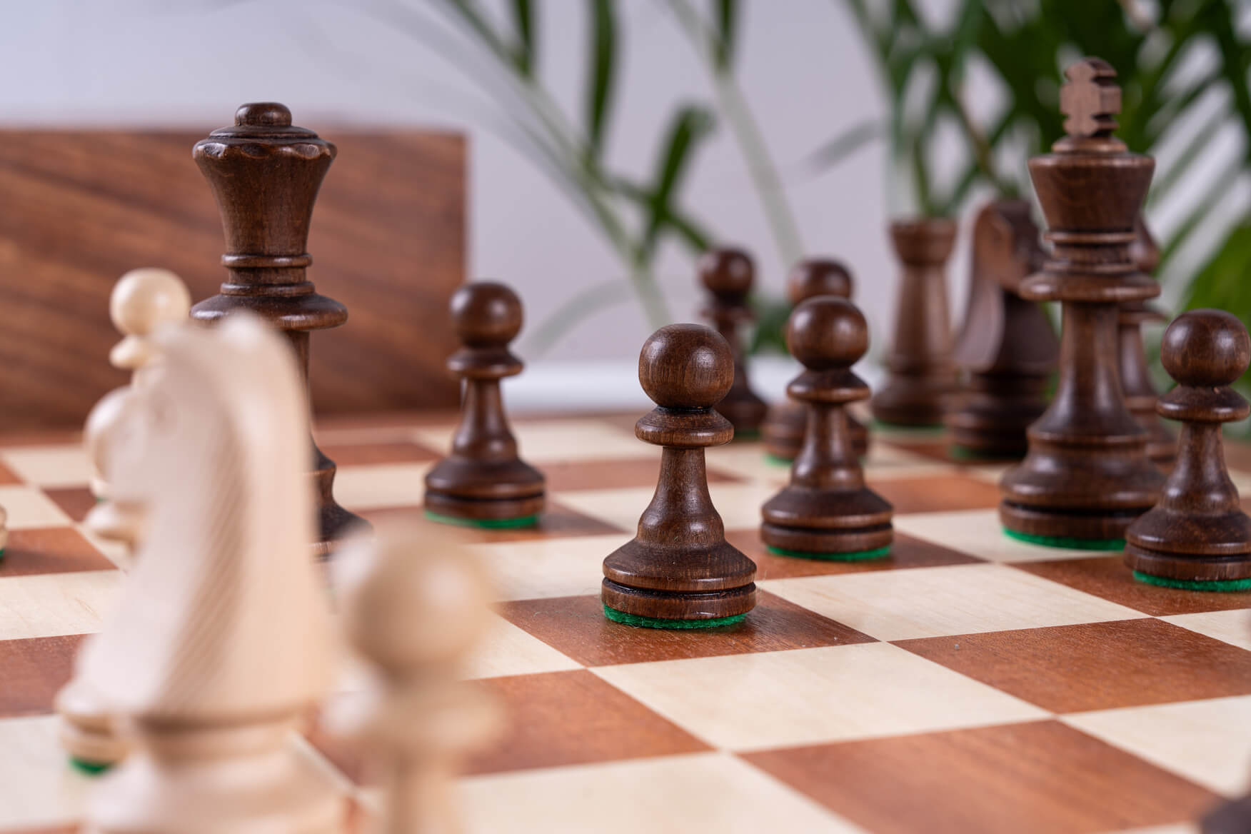 Jeu d'Échecs Victoire <br>en Bois d'Acajou