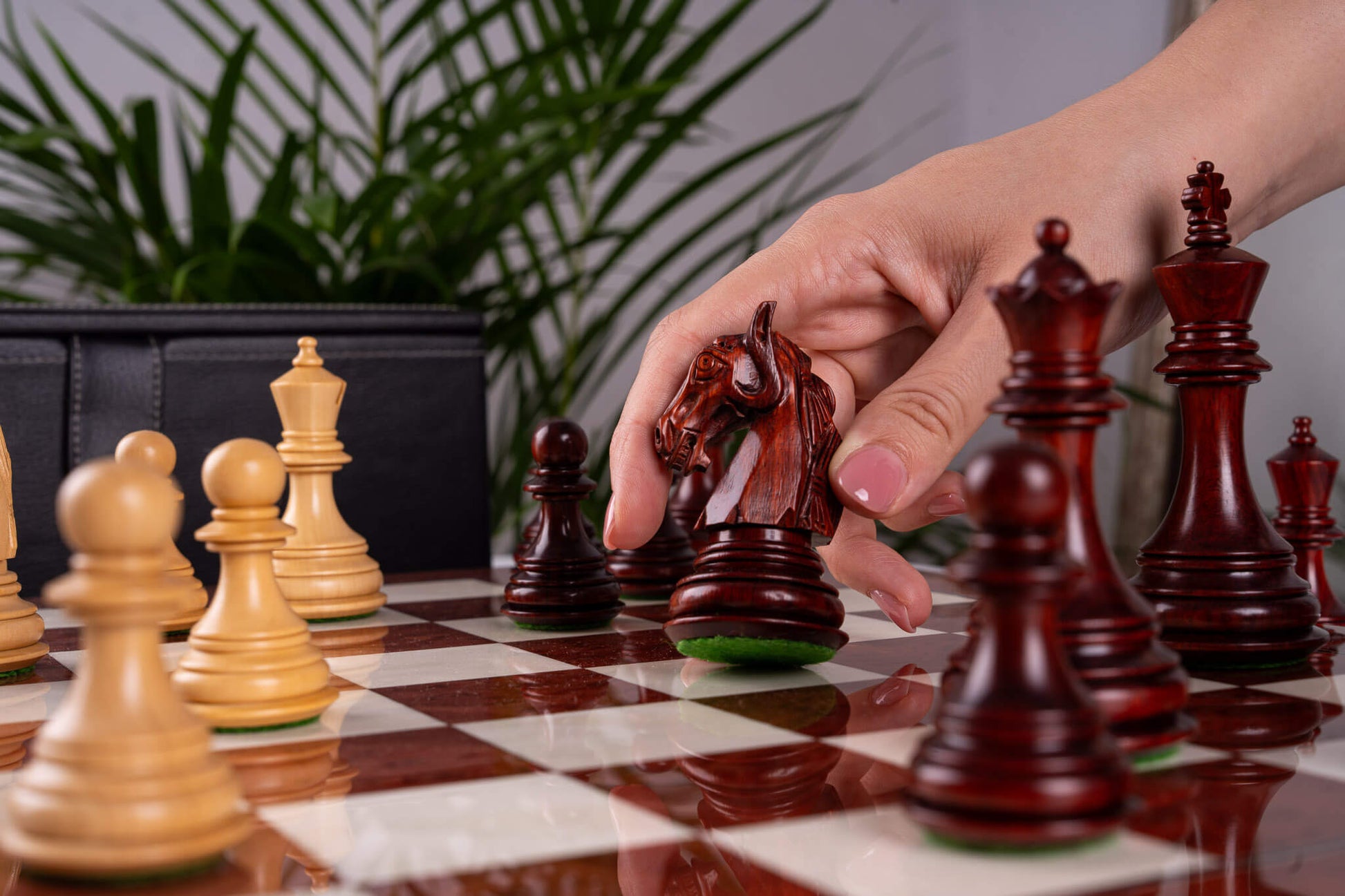 Jeu d'Échecs Le Trône <br>en Loupe de Frêne