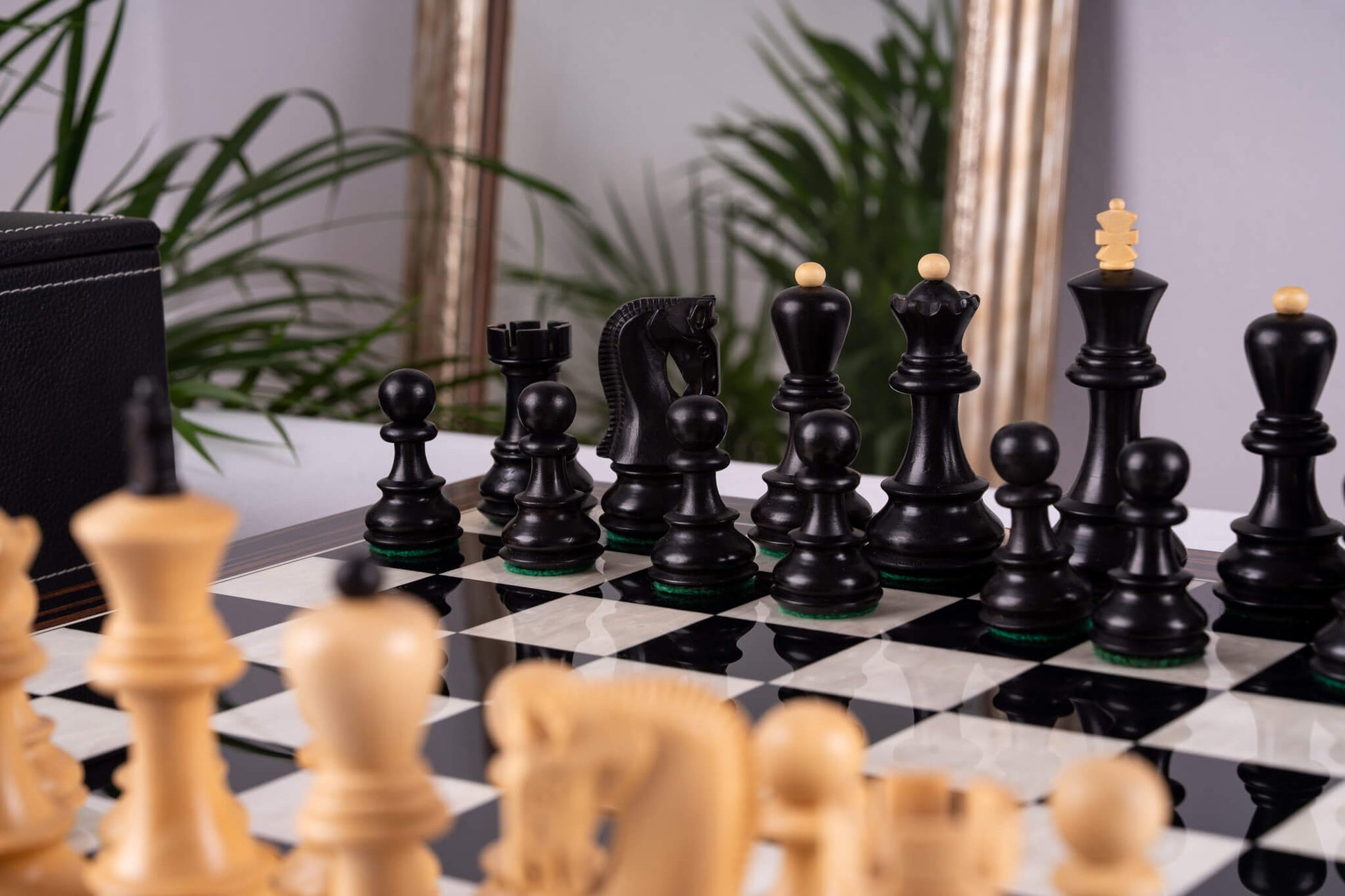 Jeu d'Échecs Trésor <br>en Bois d'Ébène et Buis