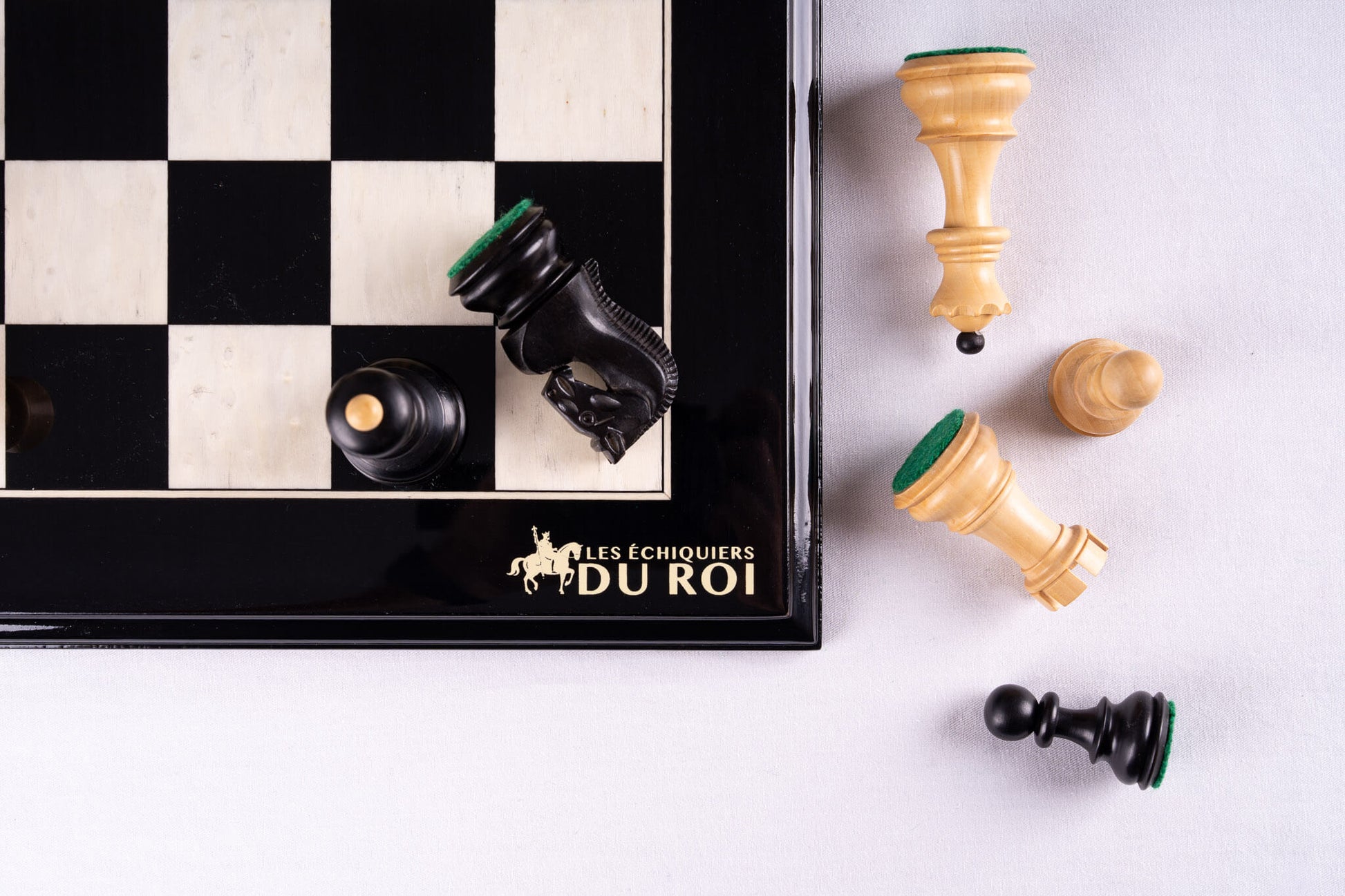 Jeu d'Échecs Virtuose <br>en Bois d'Ébène et Buis