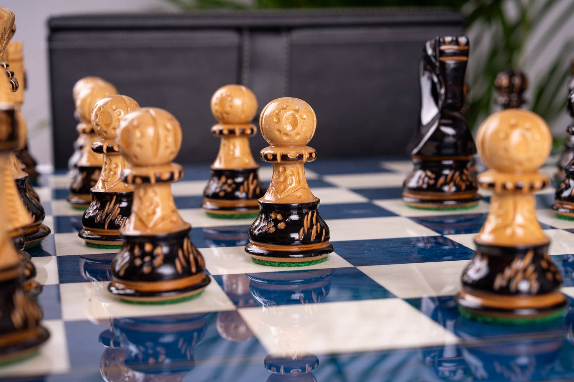 Jeu d'Échecs Bleu Impérial <br>en Loupe de Frêne