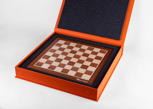 Jeu d'Échecs Nordique <br>en Bois d'Acajou