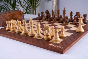 Jeu d'Échecs Patrimoine <br>en Bois d'Acajou
