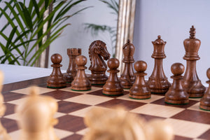 Jeu d'Échecs Patrimoine <br>en Bois d'Acajou