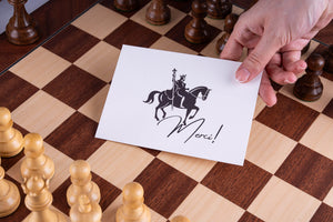 Jeu d'Échecs Patrimoine <br>en Bois d'Acajou