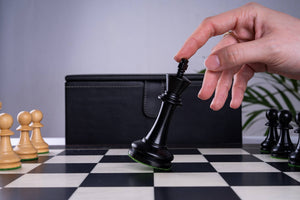 Jeu d'Échecs Chevalerie <br>en Bois d'Ébène