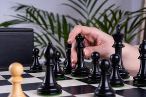 Jeu d'Échecs Chevalerie <br>en Bois d'Ébène