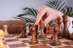Jeu d’échecs Lauriers <br>en Bois de Buis & Acajou