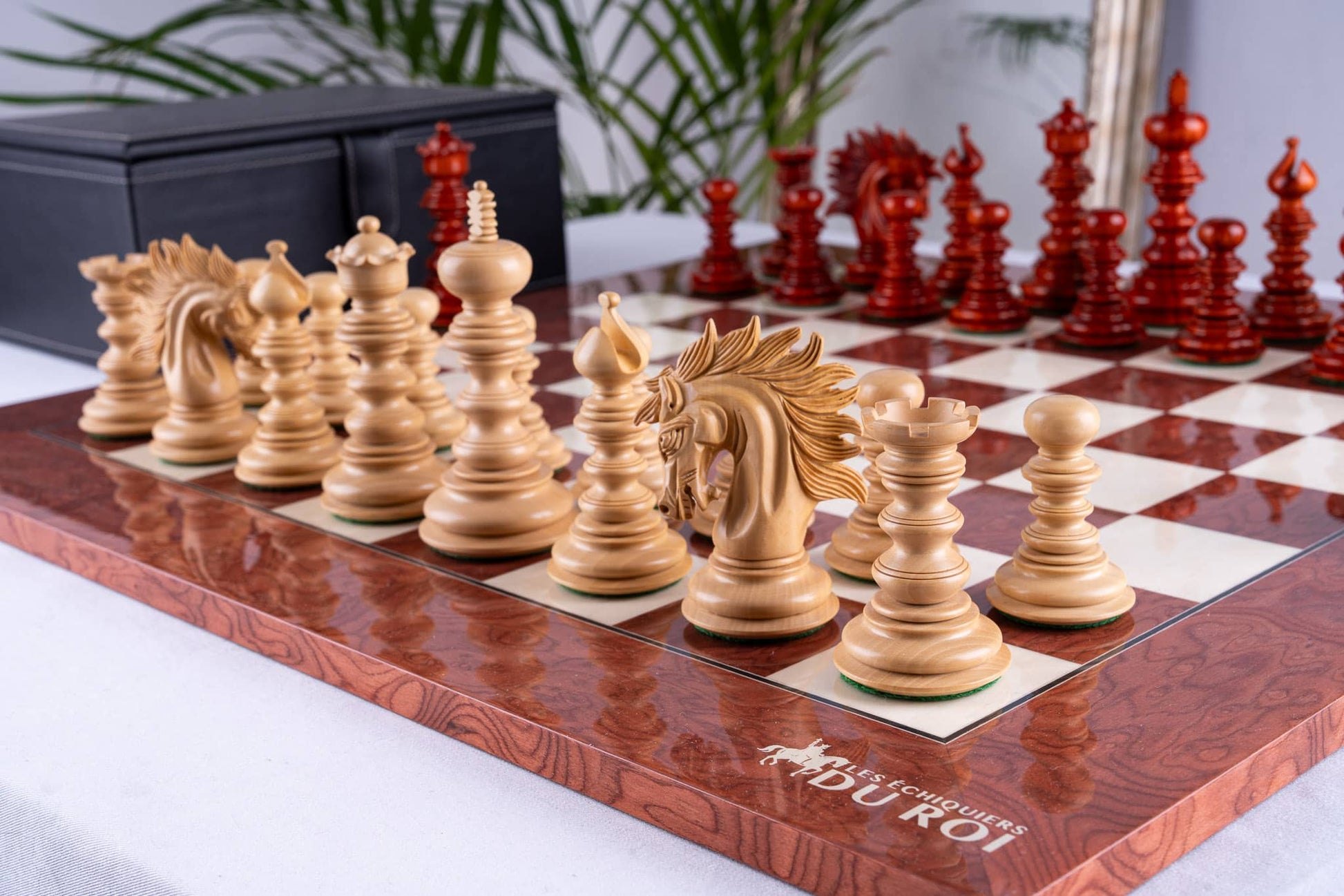 Jeu d’échecs Renaissance <br>en bois rose et frêne (Haute Brillance)